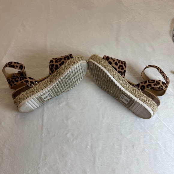 Soda Leopard Print Platform Sandals - Picture 5 of 12